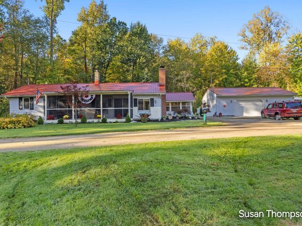 8621 Beachler Road NE, Greenville, MI 48838