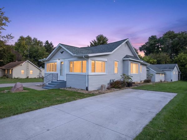 627 Brentwood Road, Jackson, MI 49202