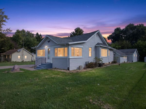 627 Brentwood Road, Jackson, MI 49202