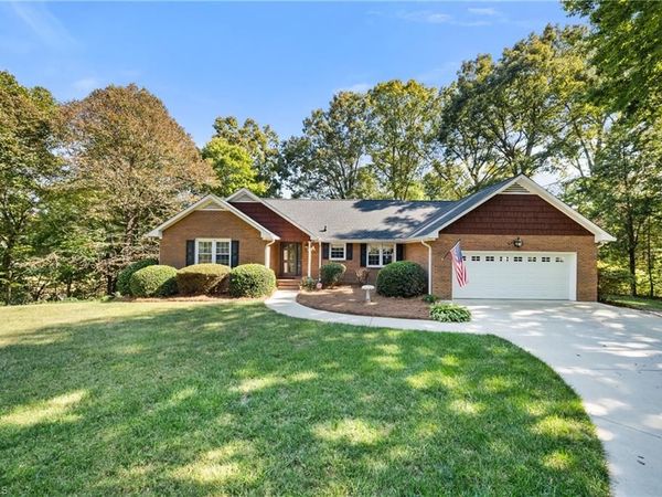 6750 Leward Road , Pfafftown, NC 27040
