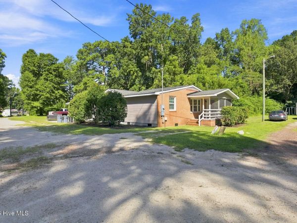 128 Lamotts Creek Road , Midway Park, NC 28544