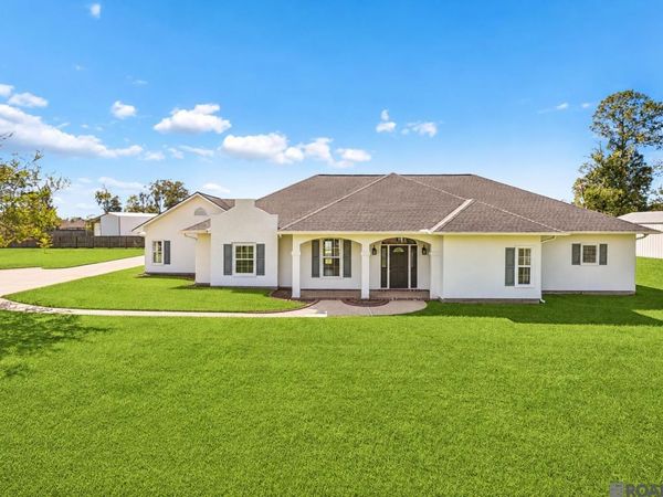 14377 Lazy Oaks Dr, Gonzales, LA 70737