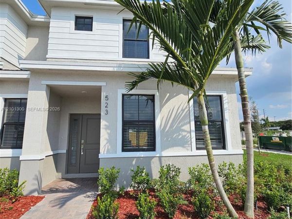 523 NE 15th St, Florida City, FL 33034