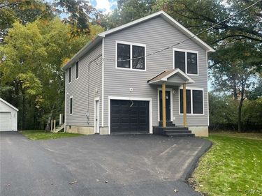 100 Wycliffe Road, Syracuse, NY 13209