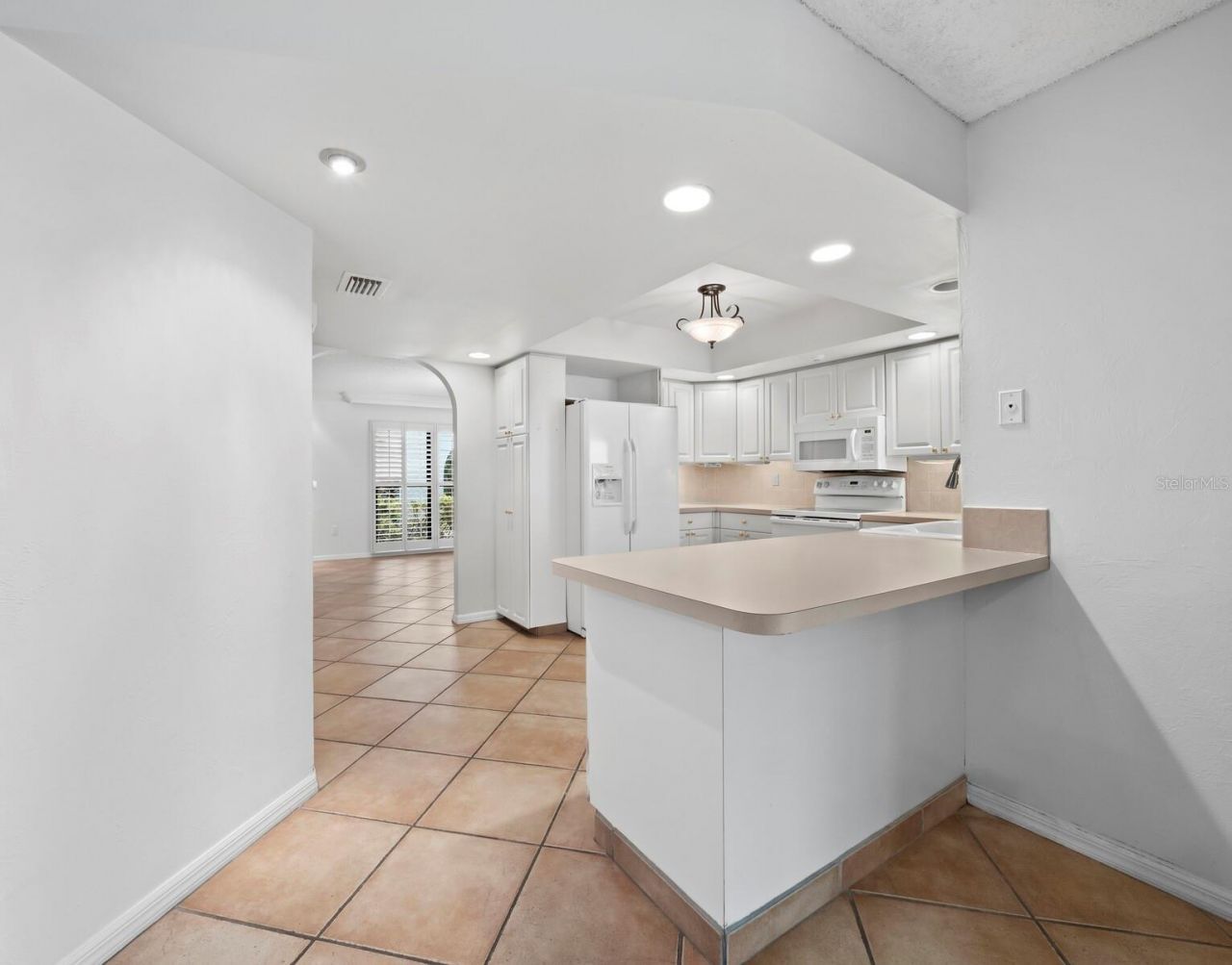 6945 Country Lakes Circle , Sarasota, FL 34243 Photo
