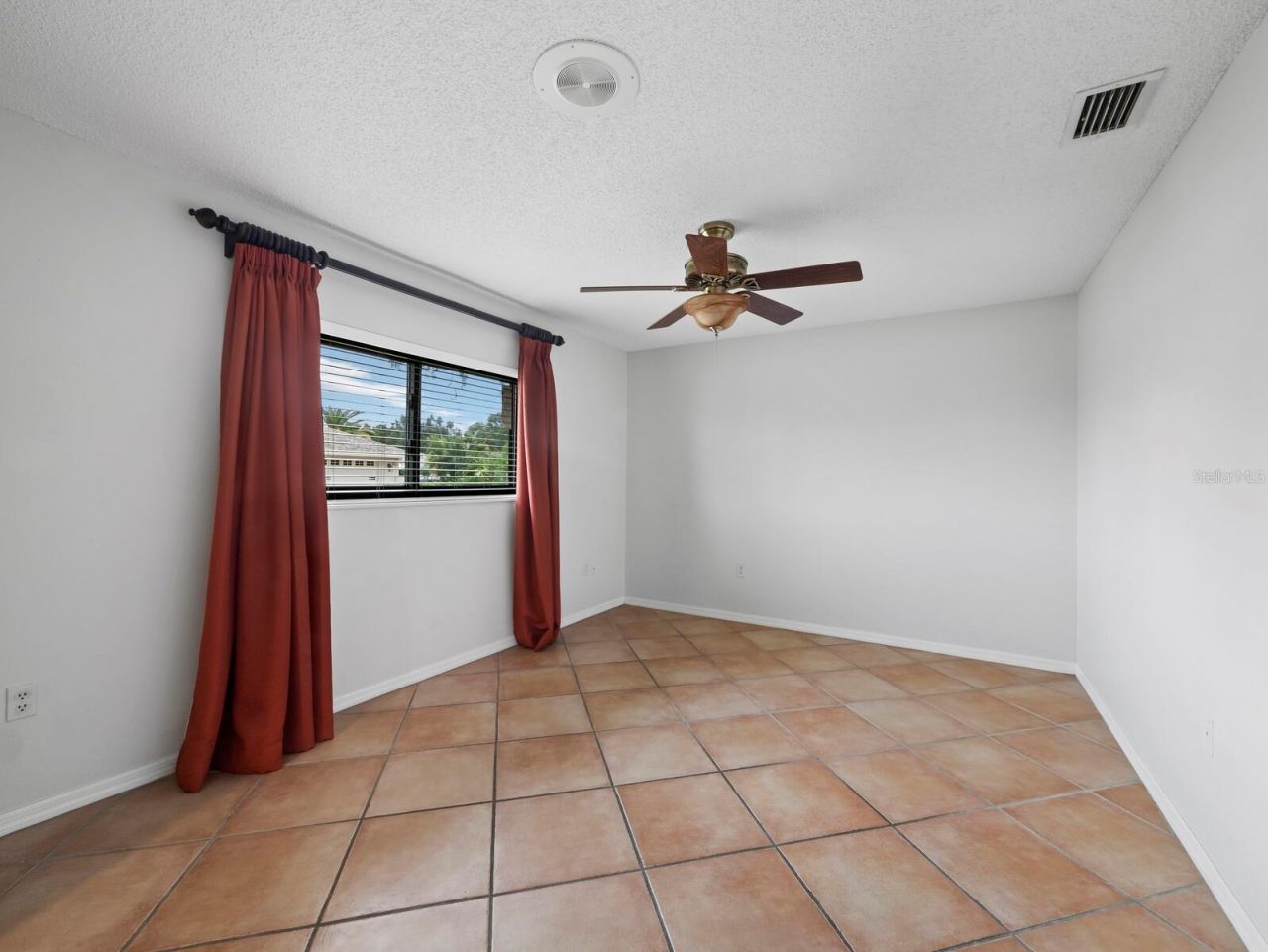 6945 Country Lakes Circle , Sarasota, FL 34243 Photo