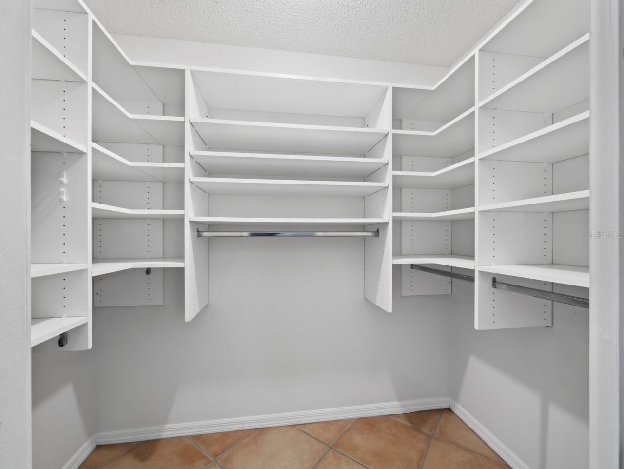 6945 Country Lakes Circle , Sarasota, FL 34243 Photo