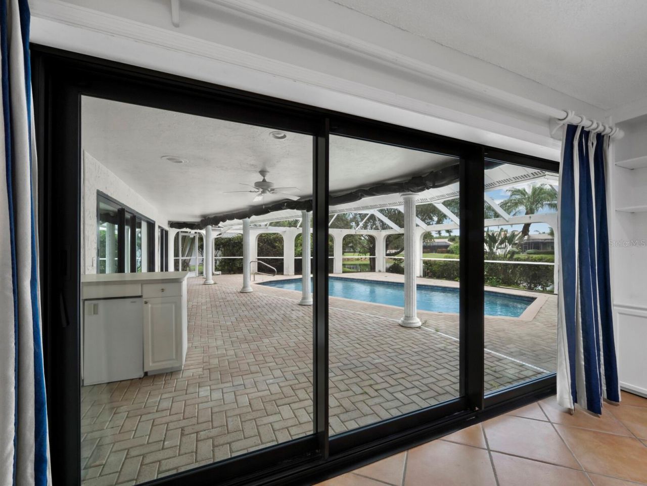 6945 Country Lakes Circle , Sarasota, FL 34243 Photo