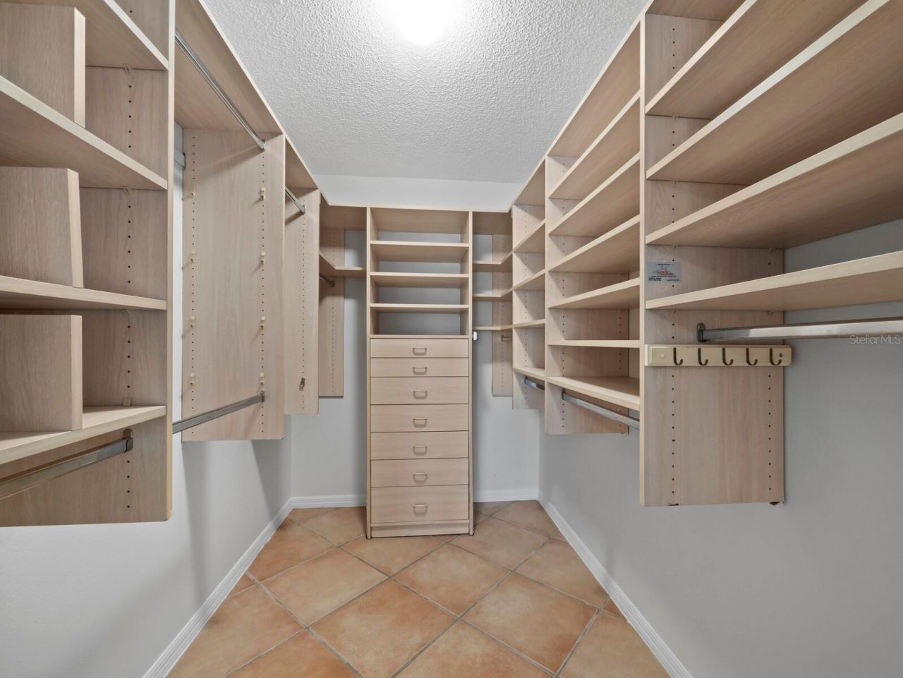 6945 Country Lakes Circle , Sarasota, FL 34243 Photo
