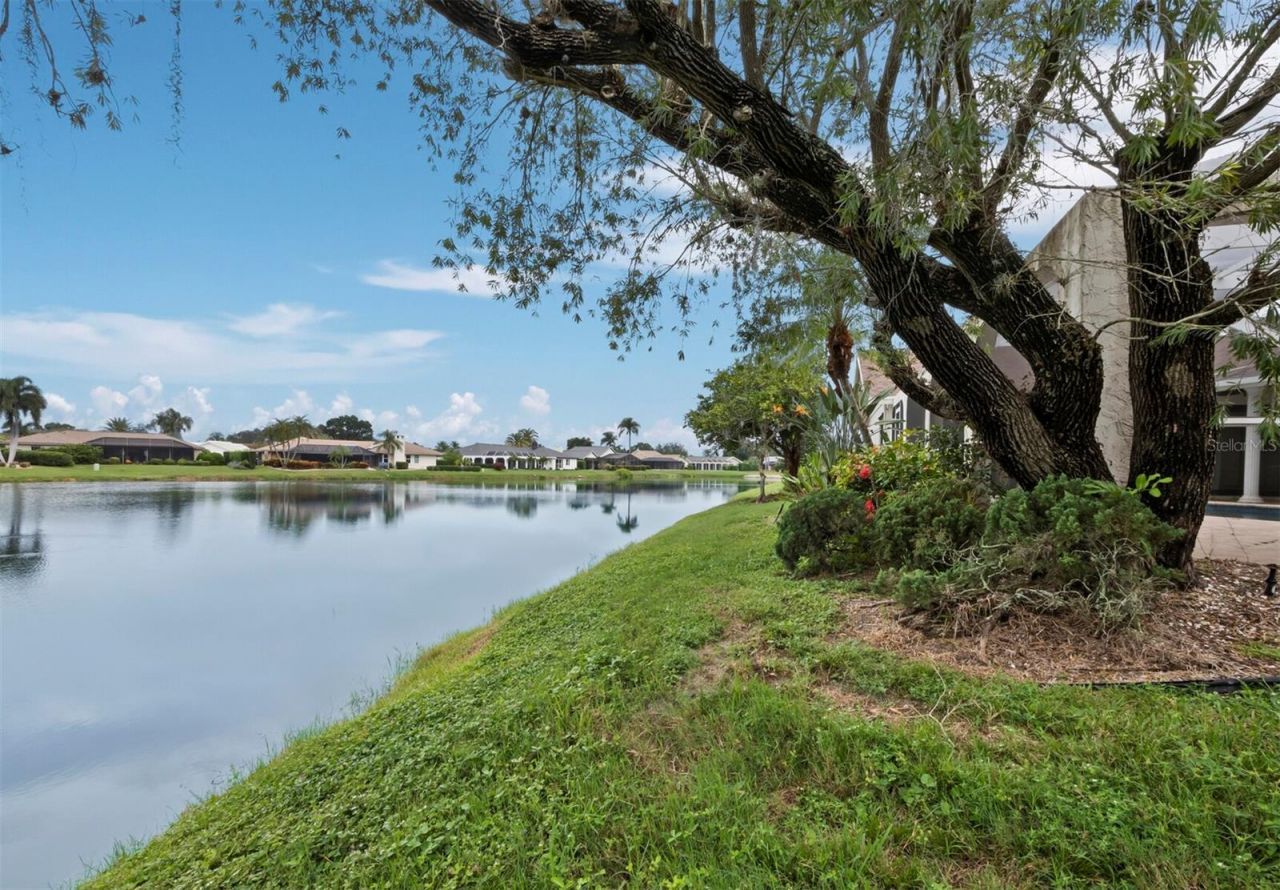 6945 Country Lakes Circle , Sarasota, FL 34243 Photo