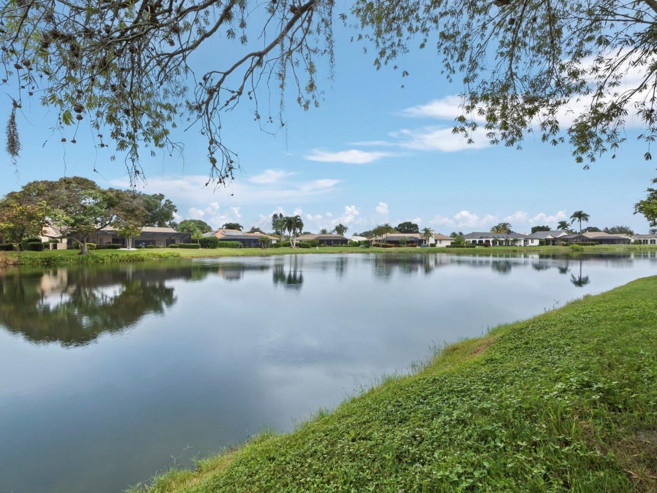 6945 Country Lakes Circle , Sarasota, FL 34243 Photo
