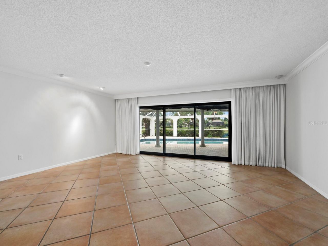 6945 Country Lakes Circle , Sarasota, FL 34243 Photo