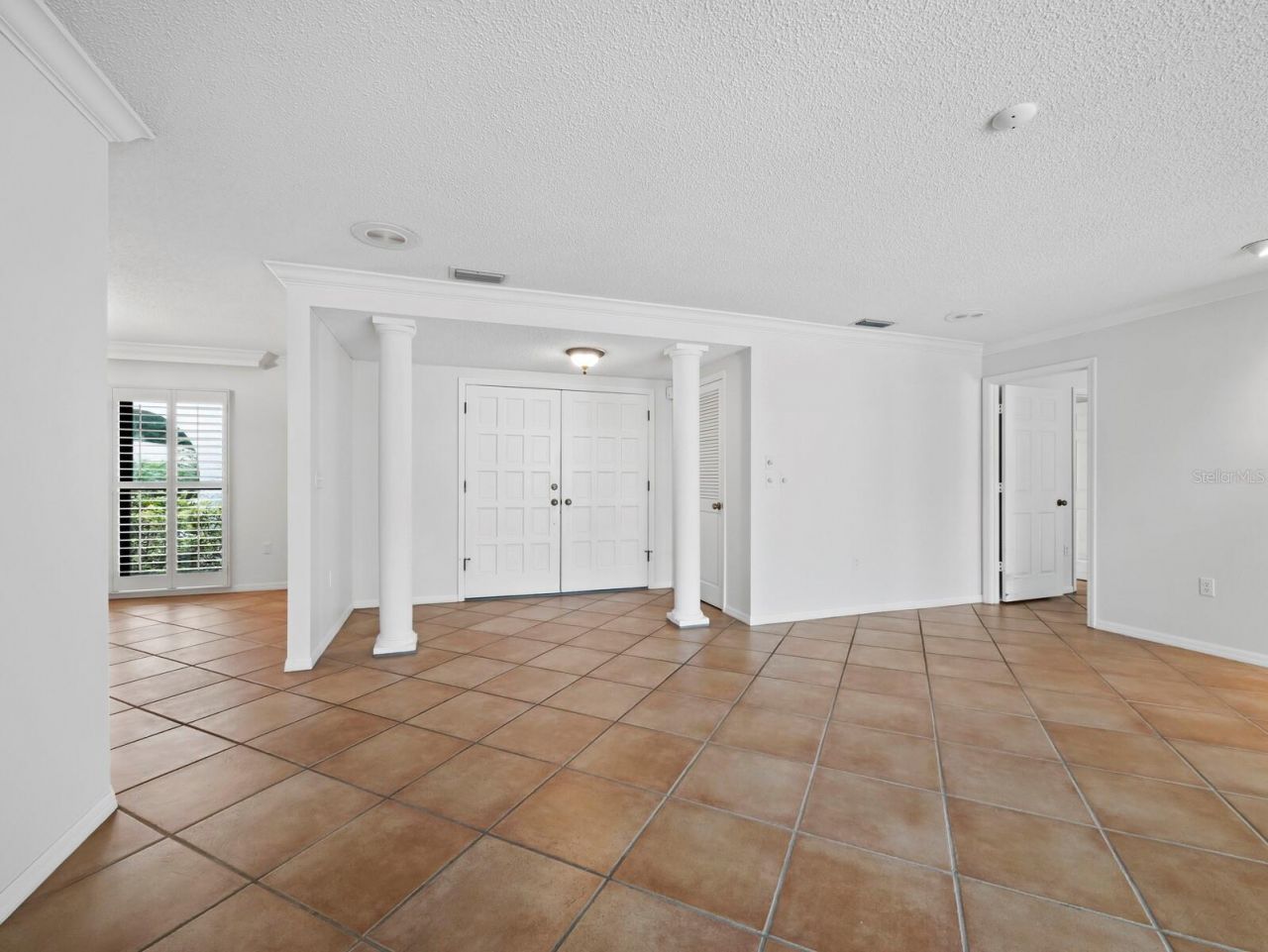 6945 Country Lakes Circle , Sarasota, FL 34243 Photo