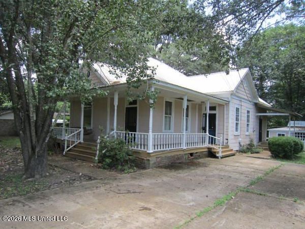 114 Oak Street, Canton, MS 39046