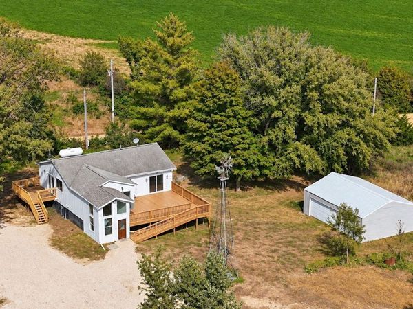 3270 335th Street, Stuart, IA 50250