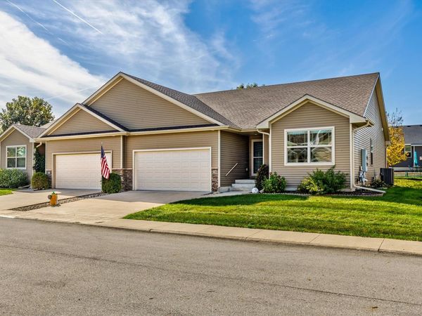 76 SE Sugarberry Lane, Pleasant Hill, IA 50327