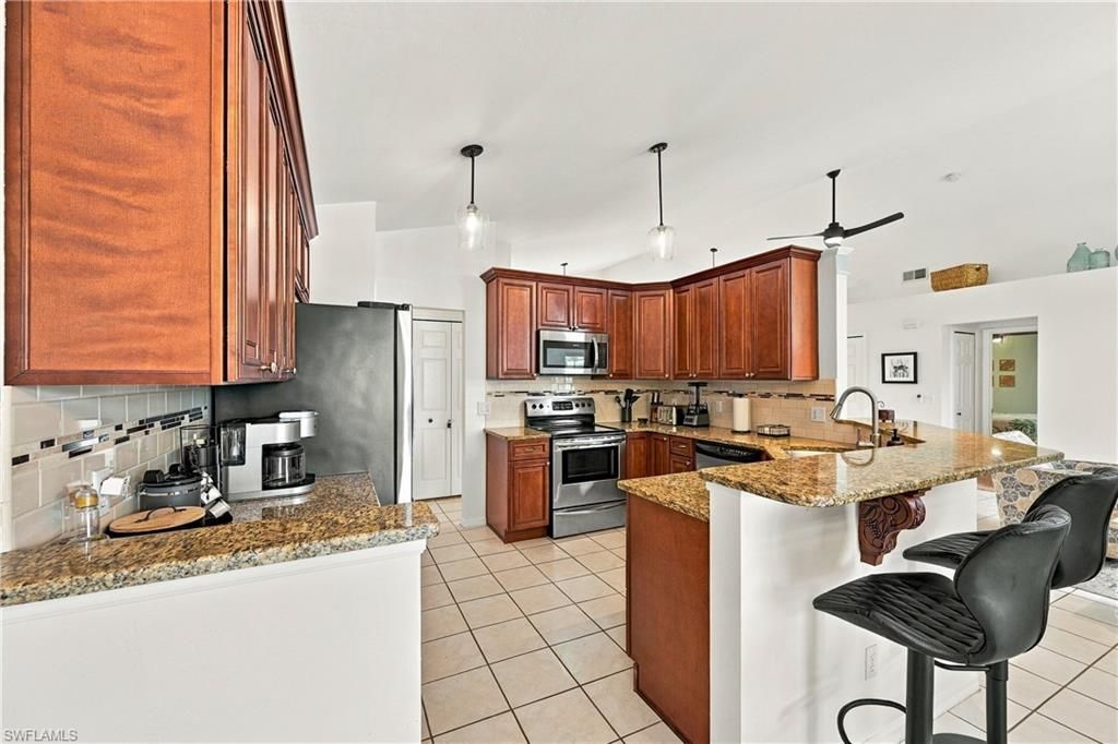 434 SE 21st Ter, Cape Coral, FL 33990 Photo