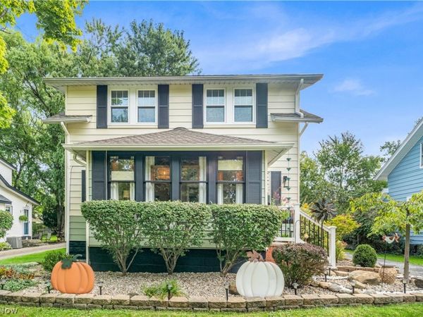 1563 Commodore Road , Lyndhurst, OH 44124