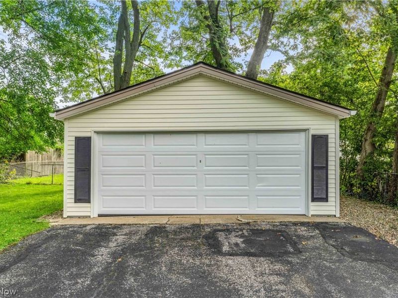 1563 Commodore Road, Lyndhurst, OH 44124 Photo 33