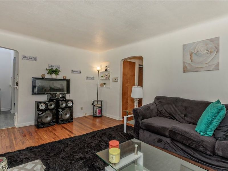 5659 Shawnee Drive, Lyndhurst, OH 44124 Photo 4