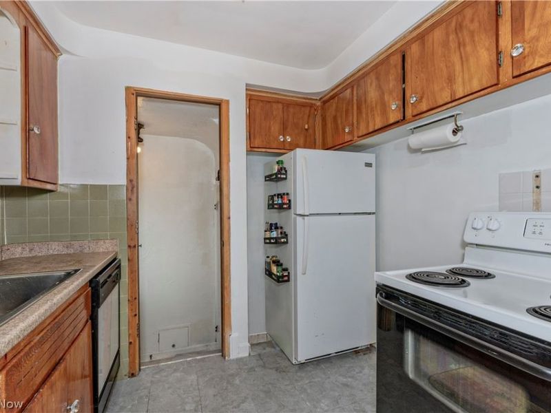 5659 Shawnee Drive, Lyndhurst, OH 44124 Photo 8