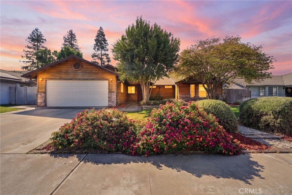 2149 W Della, Porterville, CA 93257 Main Photo