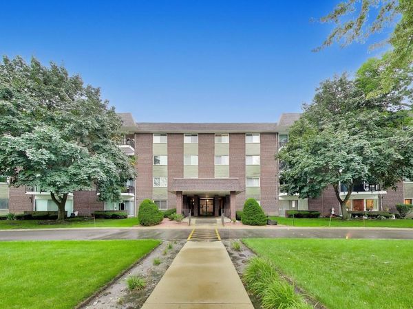 1030 S Fernandez Avenue , Unit 2B, Arlington Heights, IL 60005