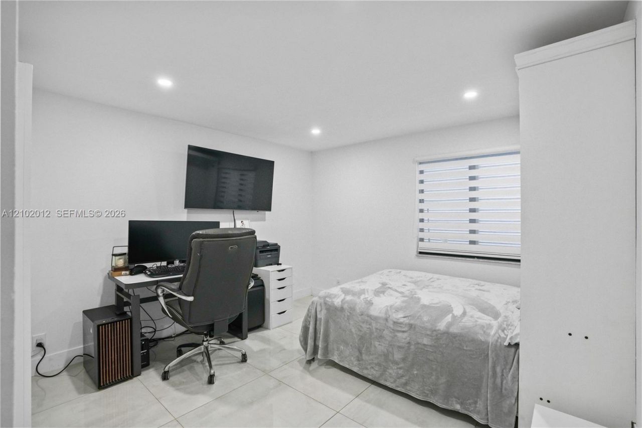 11304 NW 14th Ct, Pembroke Pines, FL 33026 Photo