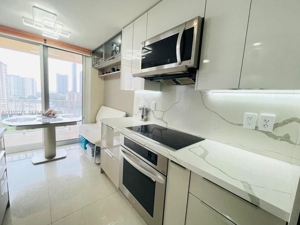 290 174th St, Unit 1118, Sunny Isles Beach, FL 33160 Photo