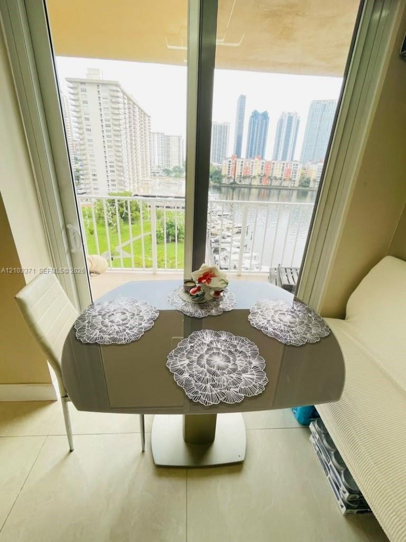 290 174th St, Unit 1118, Sunny Isles Beach, FL 33160 Photo