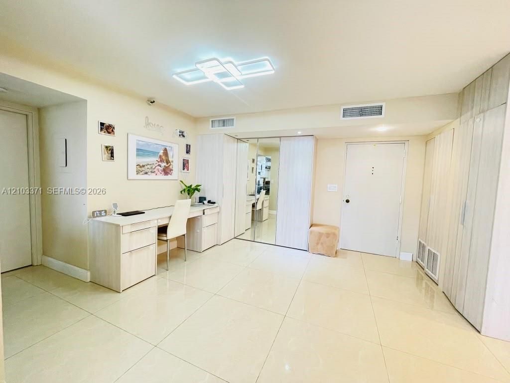 290 174th St, Unit 1118, Sunny Isles Beach, FL 33160 Photo