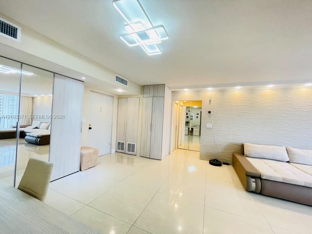 290 174th St, Unit 1118, Sunny Isles Beach, FL 33160 Photo
