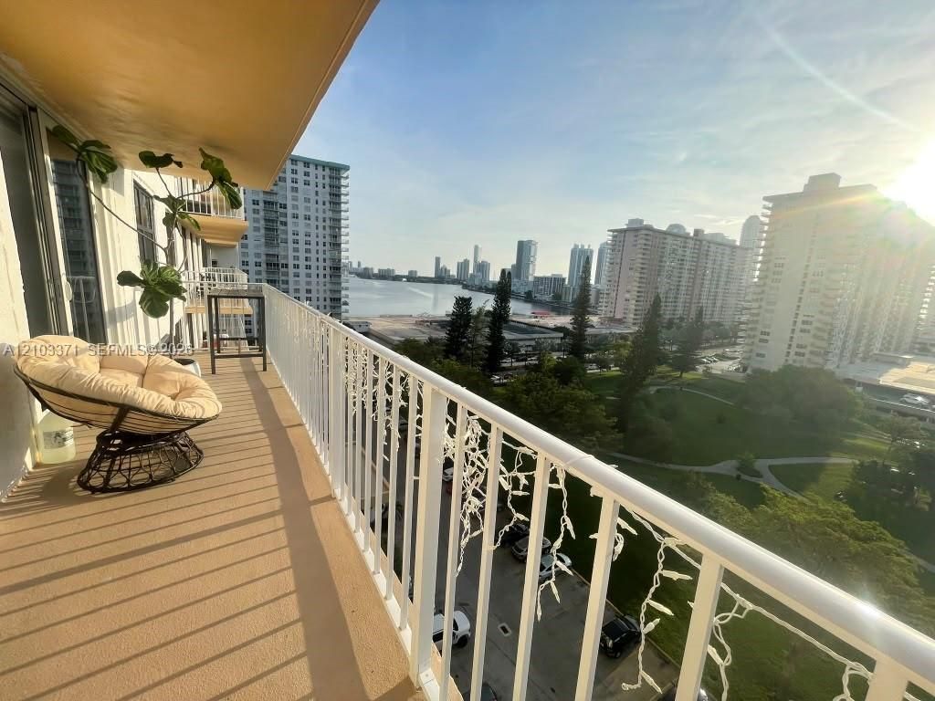 290 174th St, Unit 1118, Sunny Isles Beach, FL 33160 Photo
