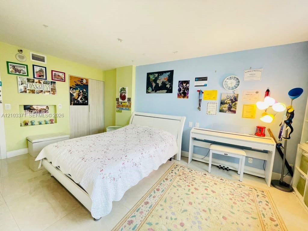 290 174th St, Unit 1118, Sunny Isles Beach, FL 33160 Photo