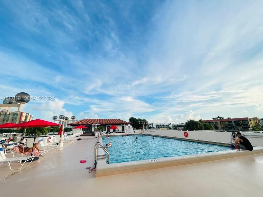 290 174th St, Unit 1118, Sunny Isles Beach, FL 33160 Photo