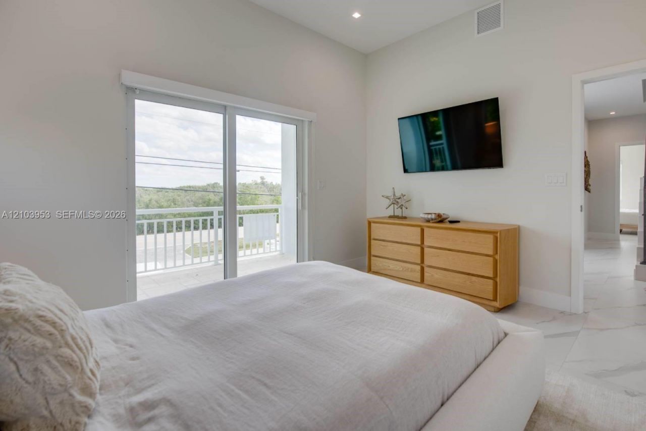 233 Sombrero Beach Rd , Marathon, FL 33050 Photo