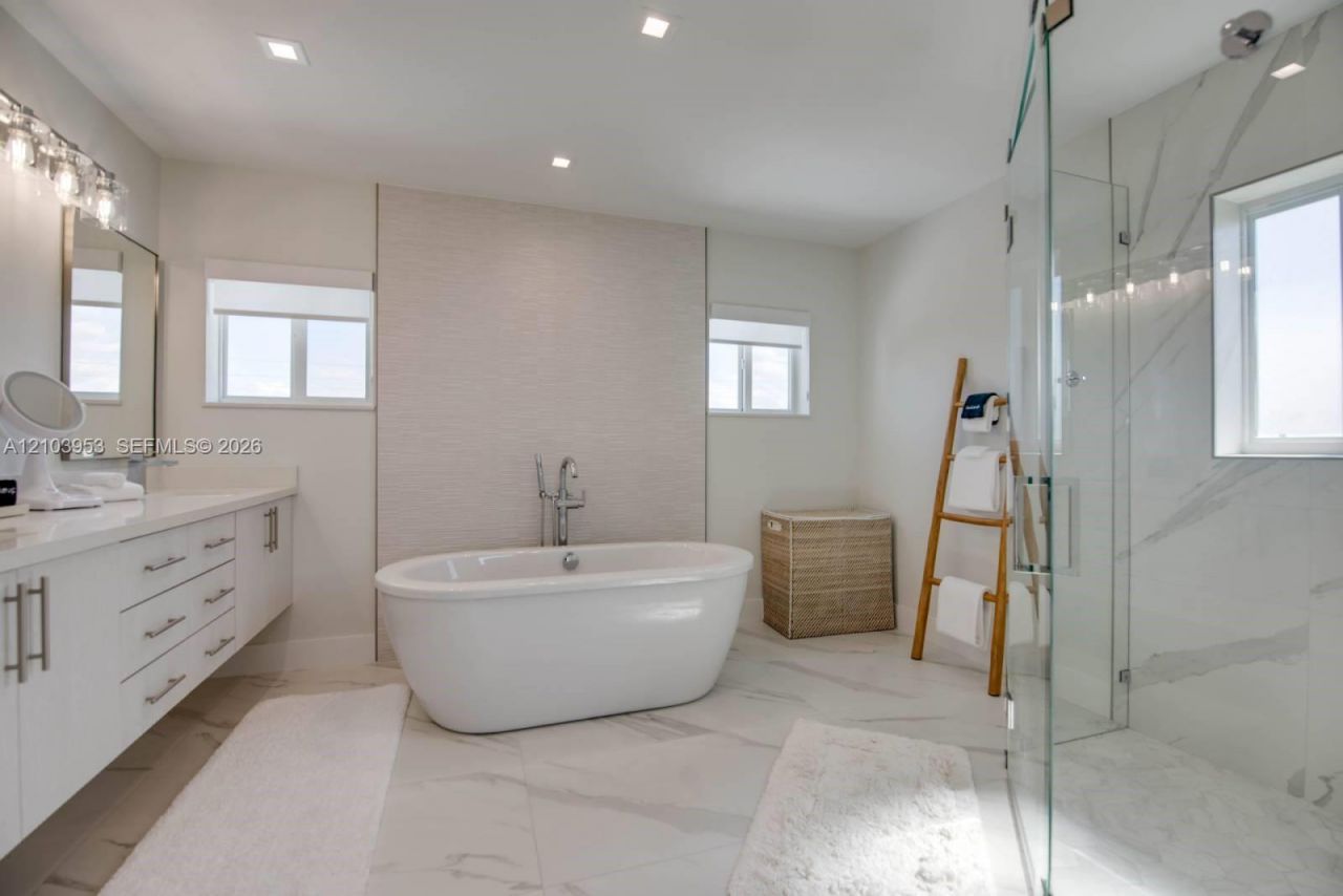 233 Sombrero Beach Rd , Marathon, FL 33050 Photo