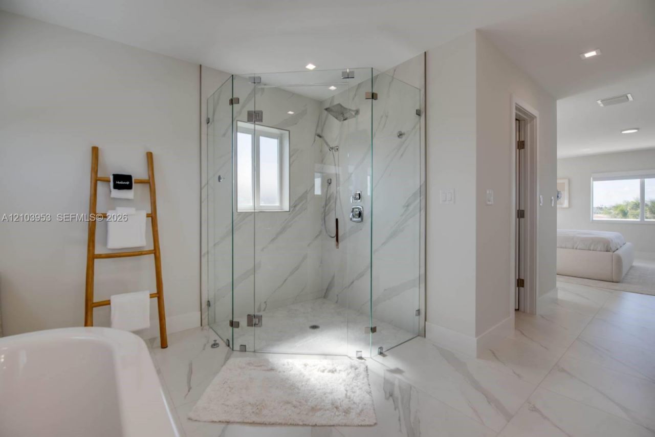 233 Sombrero Beach Rd , Marathon, FL 33050 Photo