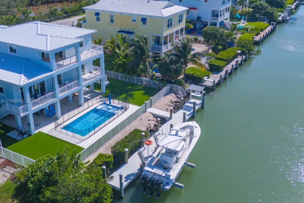 233 Sombrero Beach Rd , Marathon, FL 33050 Photo