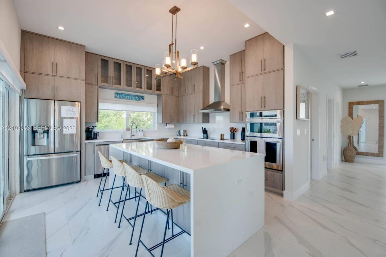 233 Sombrero Beach Rd , Marathon, FL 33050 Photo