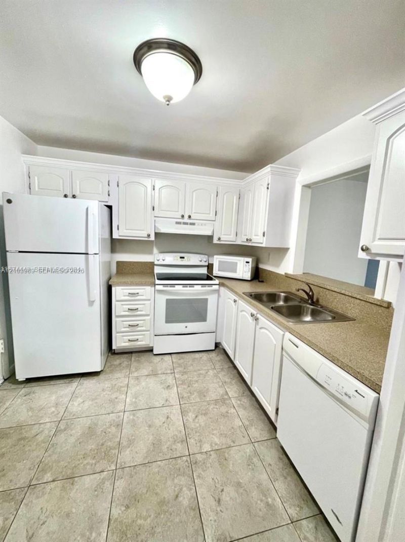 410 NW 68th Ave, Unit 411, Plantation, FL 33317 Photo