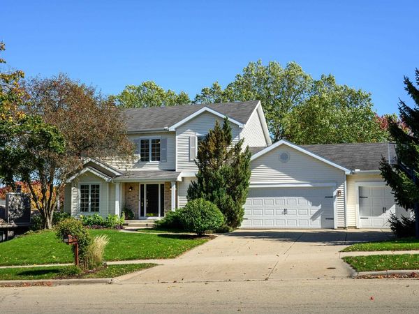 992 Autumn Woods Lane, Oregon, WI 53575