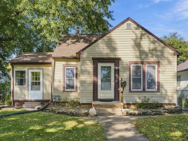 1070 H Avenue NW, Cedar Rapids, IA 52405