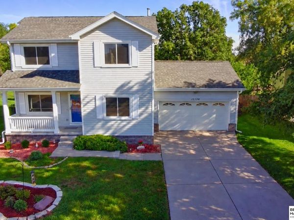 15120 Chalco Pointe Drive, Omaha, NE 68138