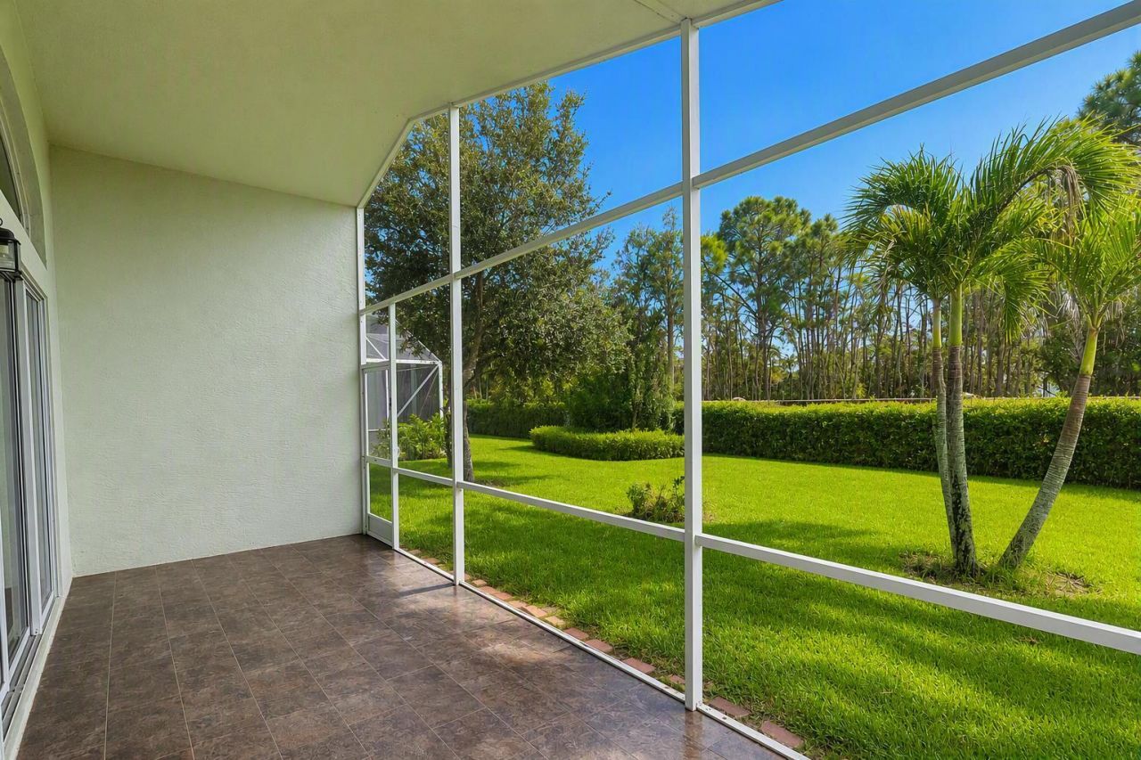 185 NW Willow Grove Avenue, Port Saint Lucie, FL 34986 Photo
