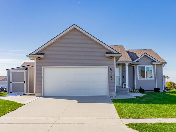 925 36th Street SW, Bondurant, IA 50035