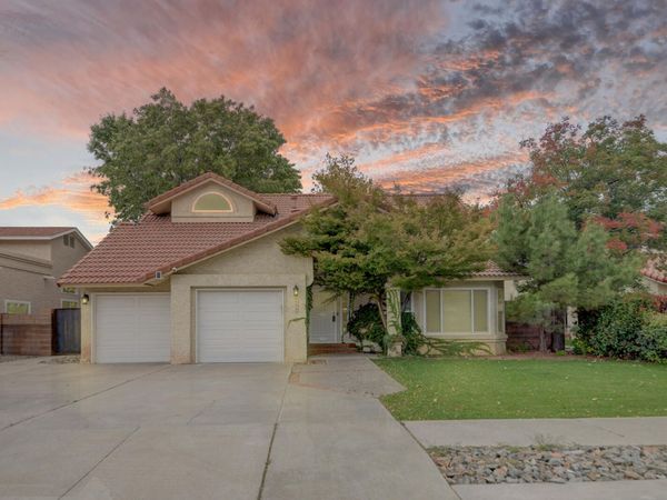 7615 Calhoun Drive NE, Albuquerque, NM 87109