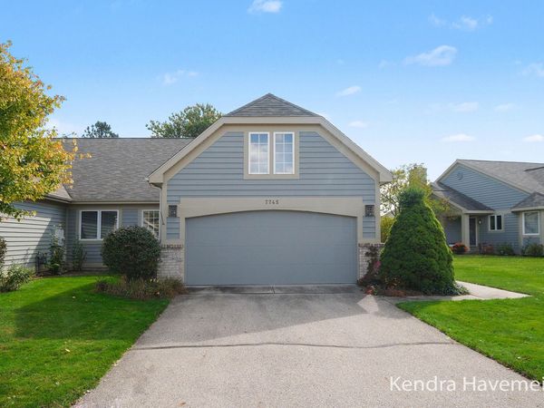 7745 Greenbrier Drive NE, Rockford, MI 49341
