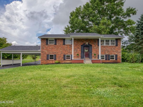 7001 Washington Pike , Corryton, TN 37721