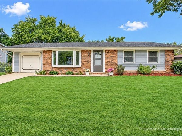 319 Kemah Lane , Schaumburg, IL 60193